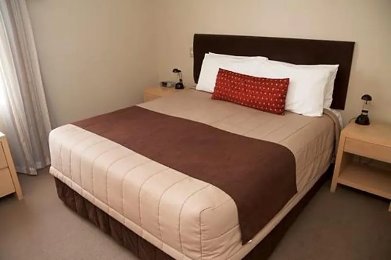 Tower Junction Motor Lodge: Central Stay with Free Railway Shuttle Christchurch Motel