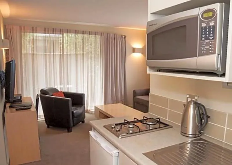 Tower Junction Motor Lodge: Central Stay with Free Railway Shuttle Christchurch 4*,  New Zealand