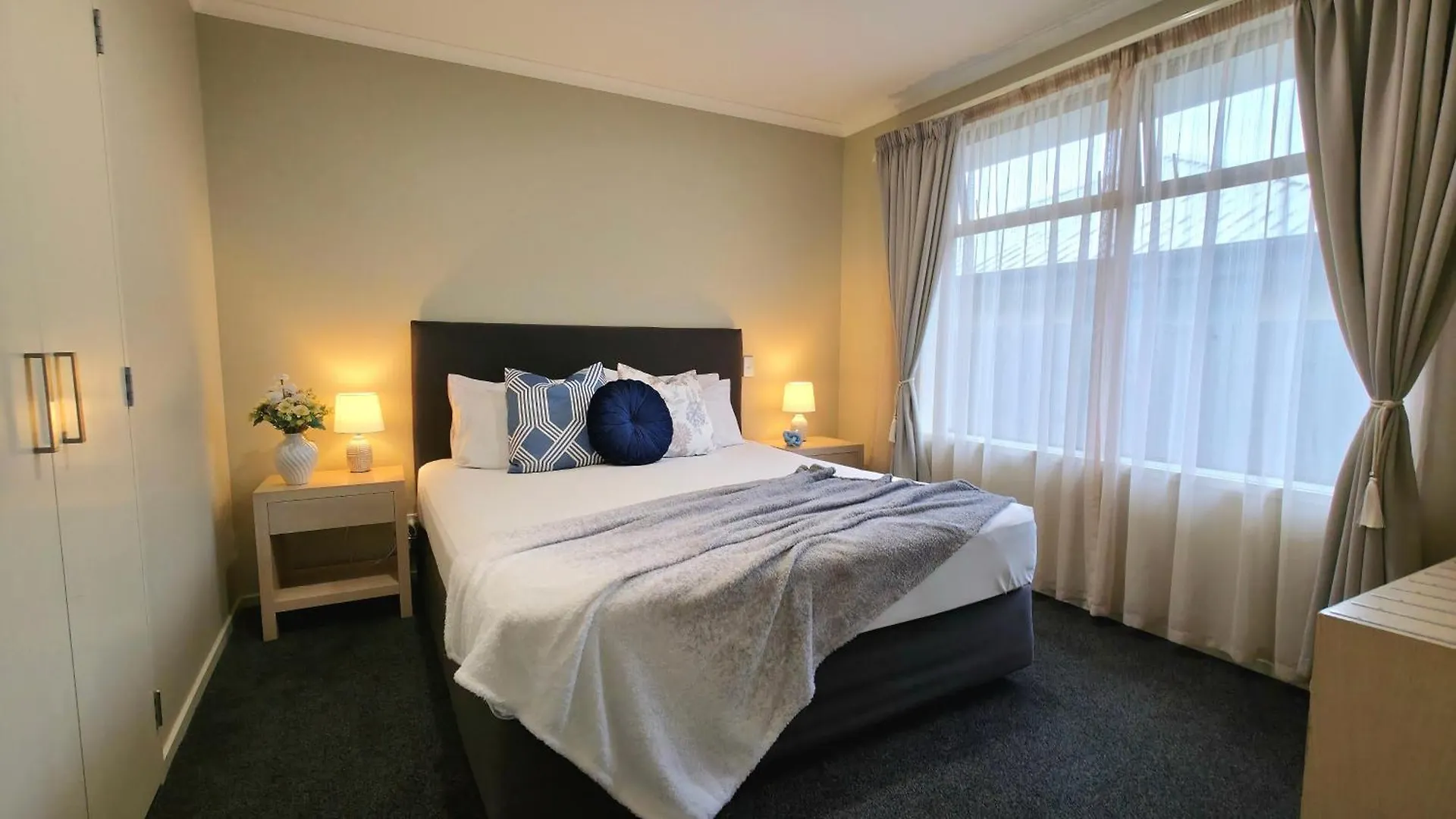 Tower Junction Motor Lodge: Central Stay with Free Railway Shuttle Christchurch Motel
