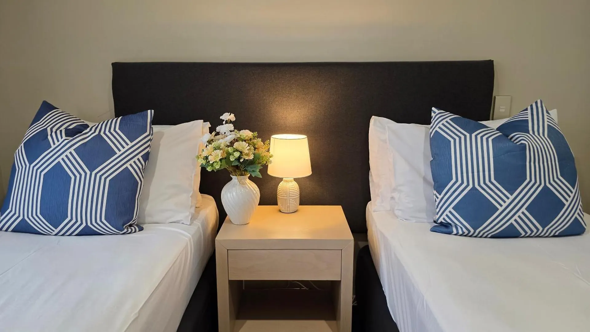 Tower Junction Motor Lodge: Central Stay with Free Railway Shuttle Christchurch