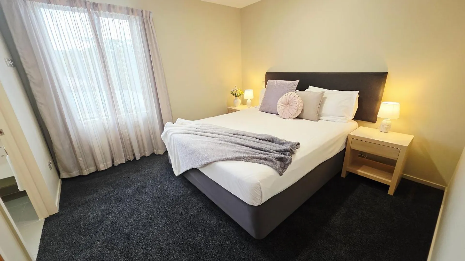 Tower Junction Motor Lodge- Motel With Airport And Railway Station Shuttle Service Christchurch