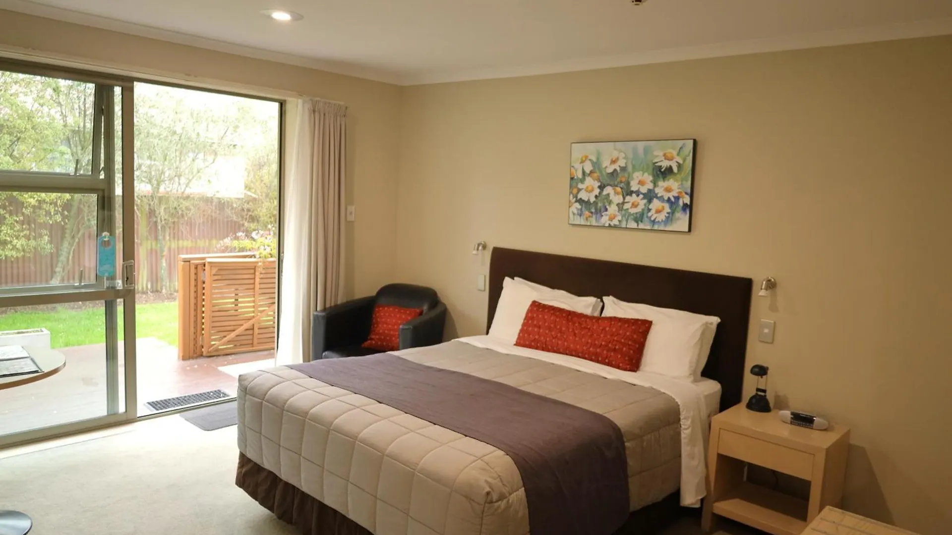 Tower Junction Motor Lodge- Motel With Airport And Railway Station Shuttle Service Christchurch