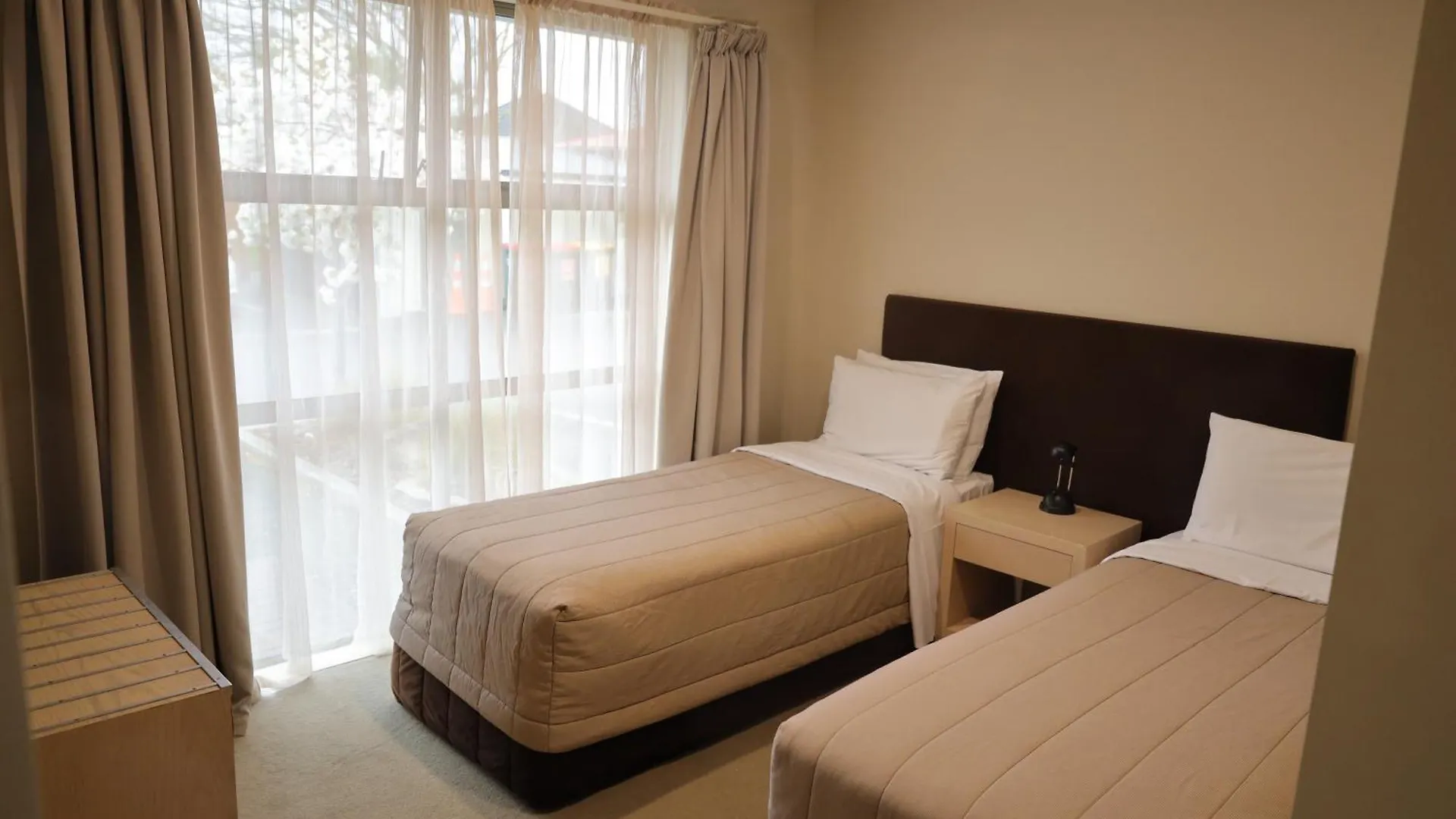 Tower Junction Motor Lodge- Motel With Airport And Railway Station Shuttle Service Christchurch