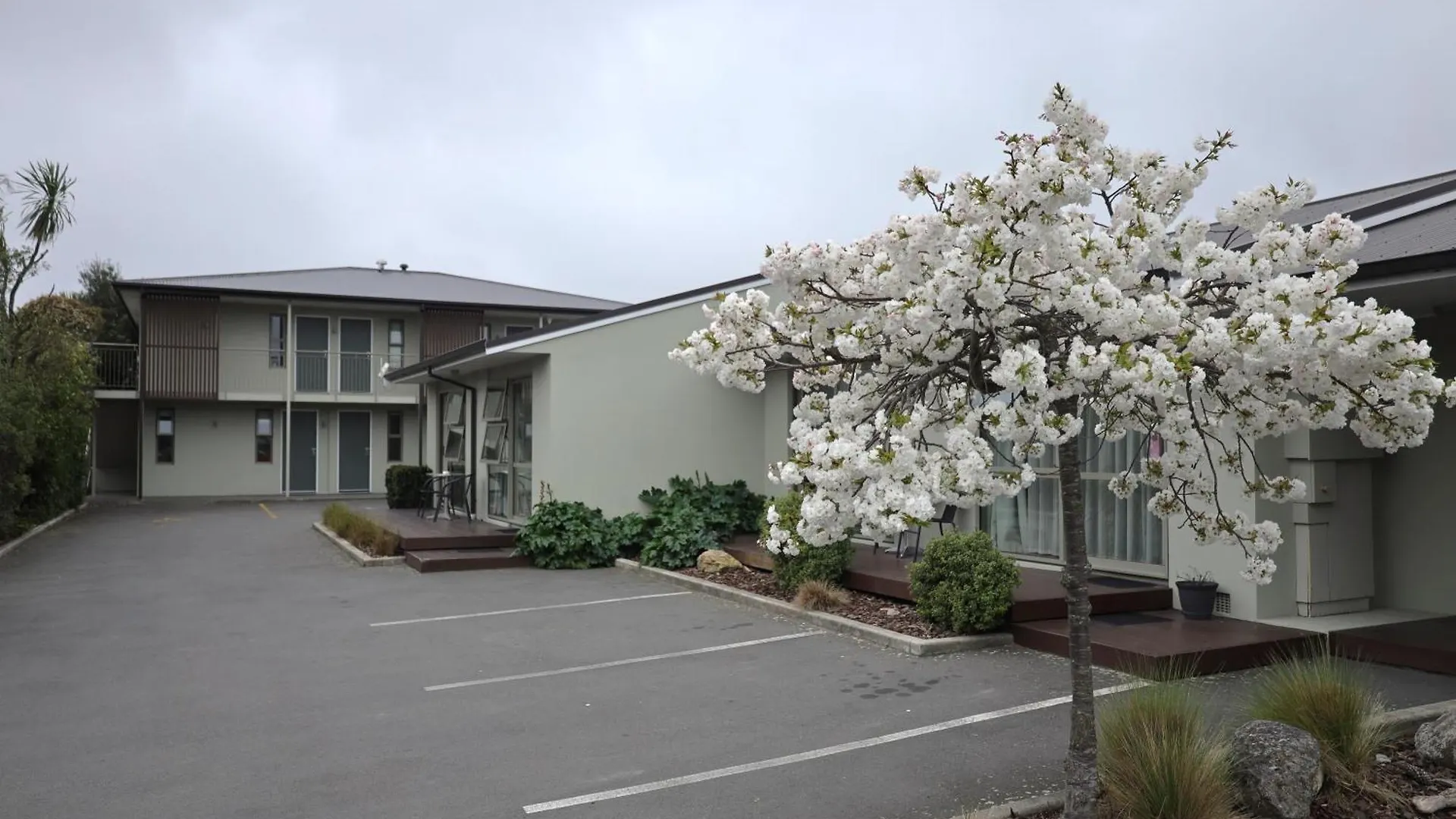 Tower Junction Motor Lodge: Central Stay with Free Railway Shuttle Christchurch