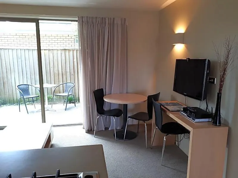 **** Motel Tower Junction Motor Lodge: Central Stay with Free Railway Shuttle Christchurch New Zealand