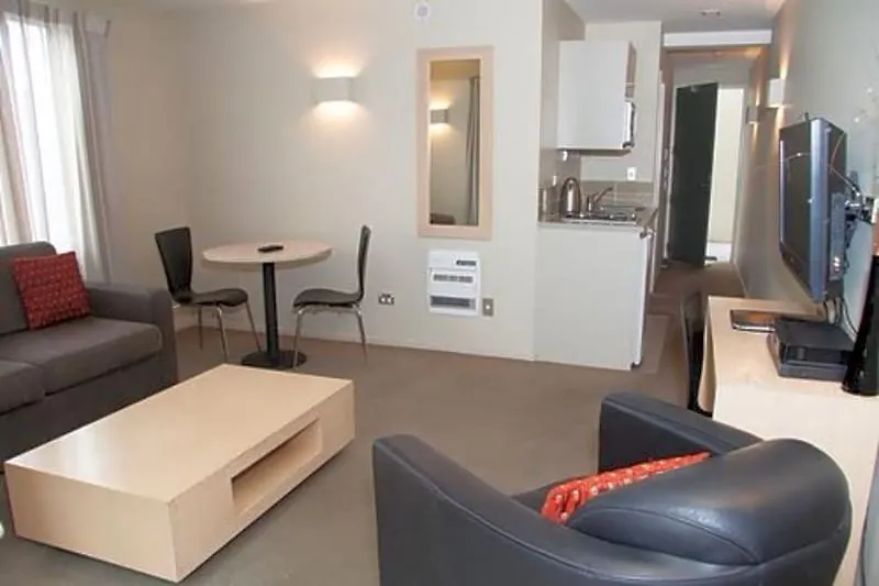 Tower Junction Motor Lodge- Motel With Airport And Railway Station Shuttle Service Christchurch 4*,