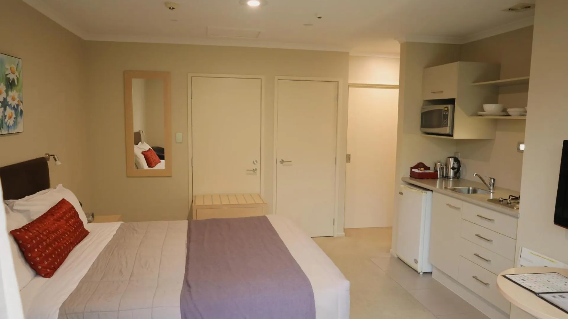 Tower Junction Motor Lodge: Central Stay with Free Railway Shuttle Christchurch
