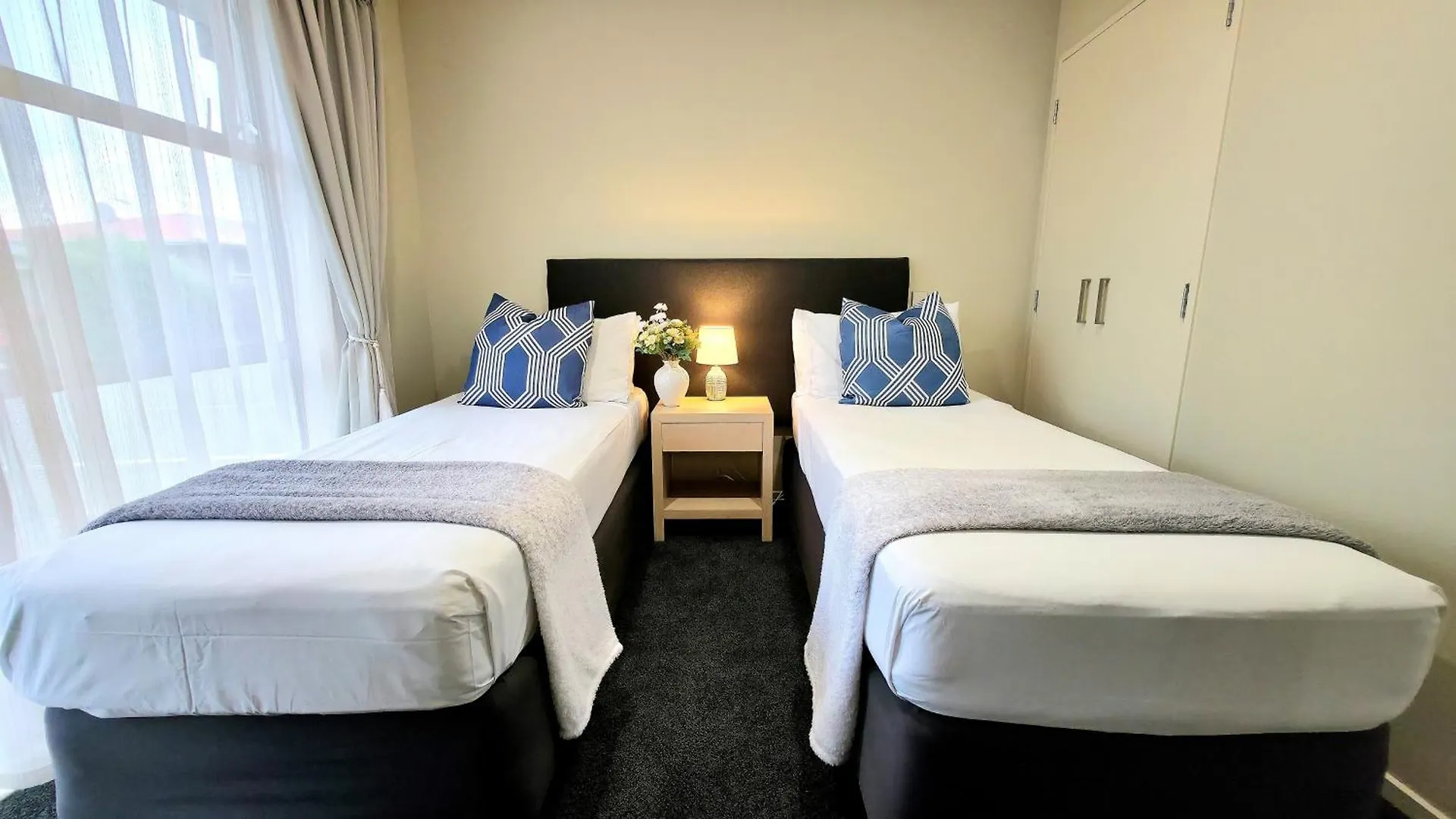Tower Junction Motor Lodge: Central Stay with Free Railway Shuttle Christchurch 4*,